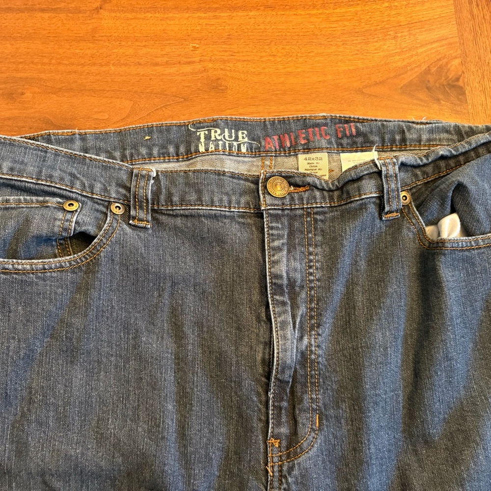 Pre-Owned Men’s True National Athletic Fit Medium Wash Jeans Size 42x33